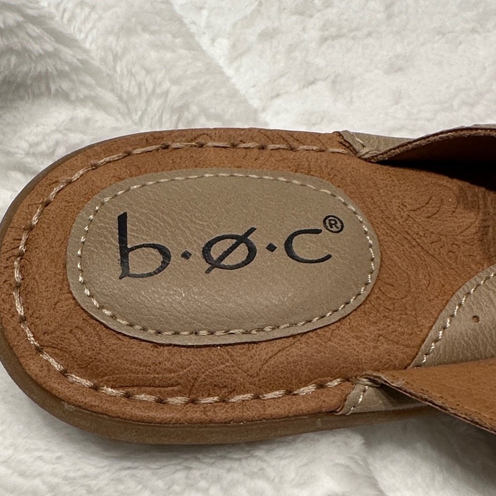 b.o.c. Women's Brown Floral Sandals - Picture 2 of 4